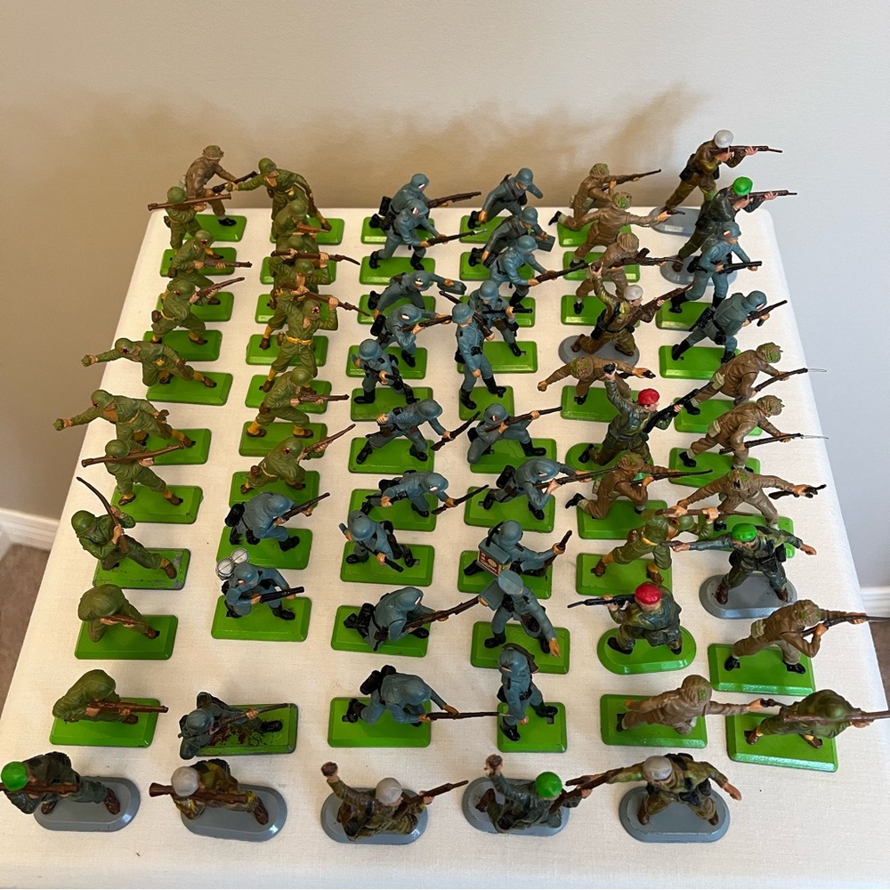 Britains Deetail WWII Toy Soldiers 70+ Large Lot Vintage Collectible